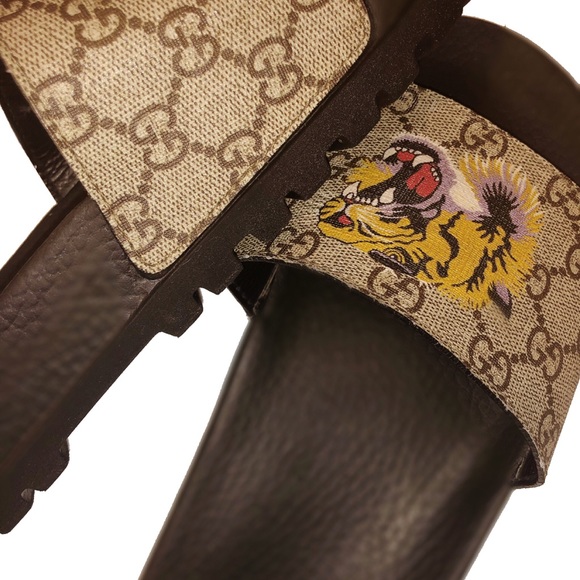 Men’s Sliders (SIZE 9) *MUST GO* - Picture 3 of 8